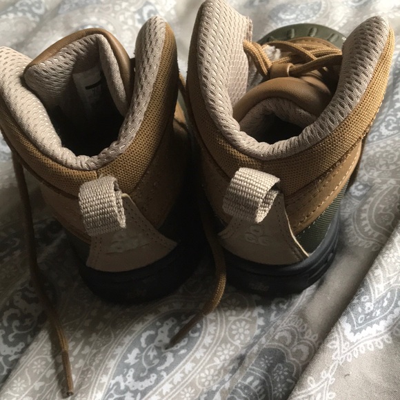 Nike boots - Picture 4 of 4